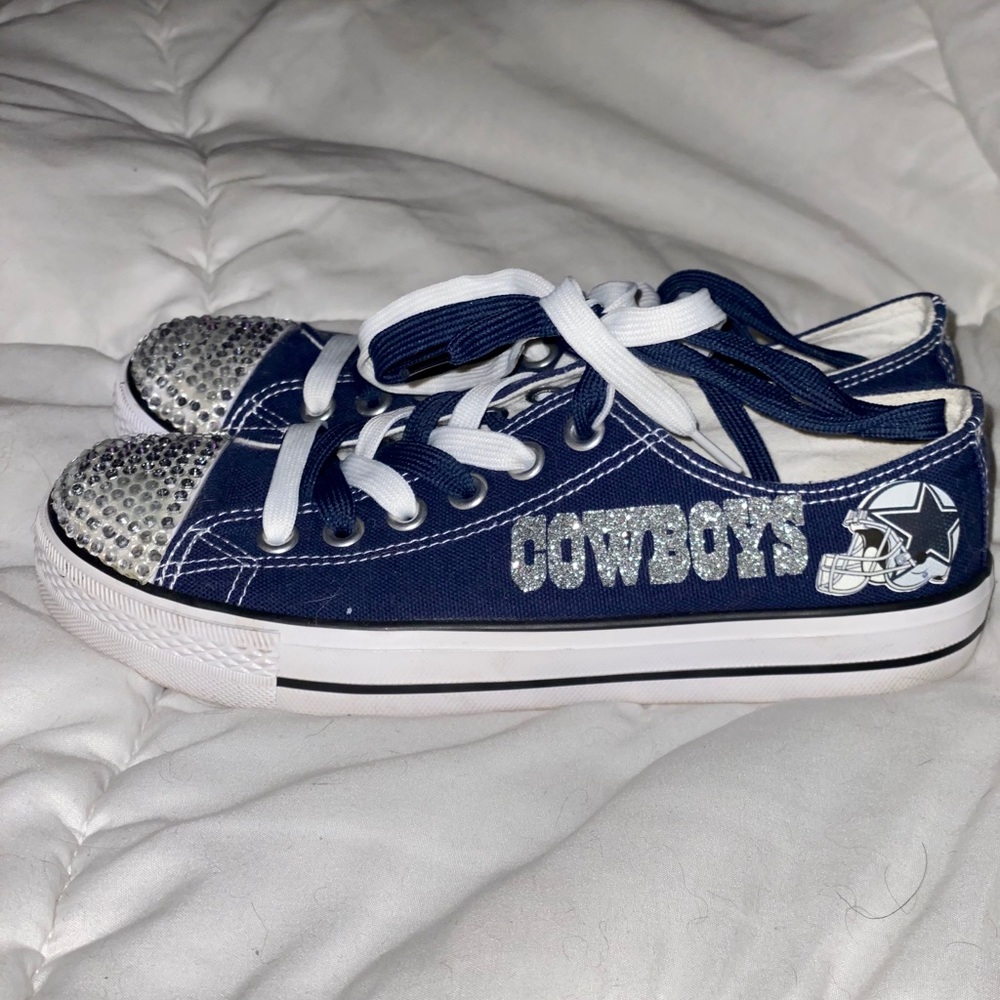 Dallas Cowboys women’s size 9